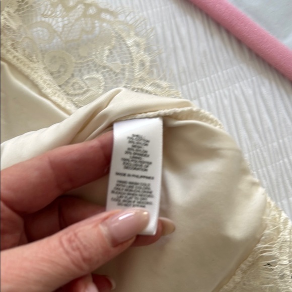 Express Cream Lace Blouse with Sheer Sleeves - Picture 6 of 6